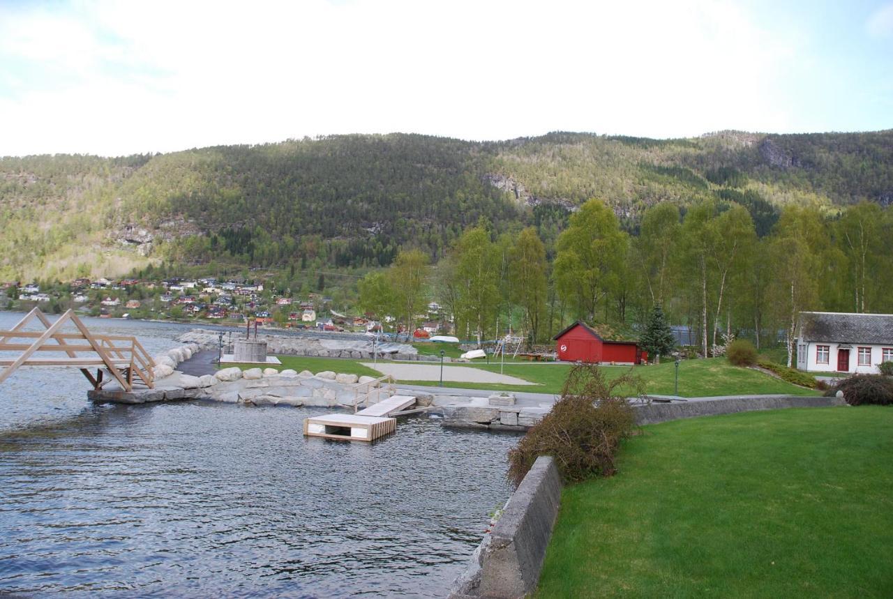 Innvik Fjordhotell Exterior photo