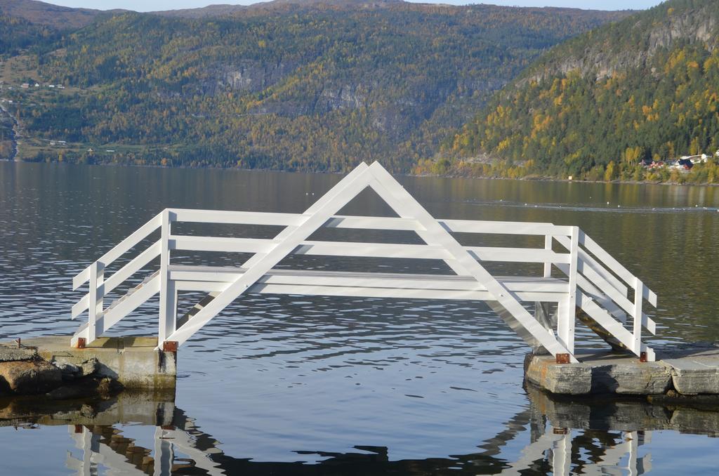 Innvik Fjordhotell Exterior photo